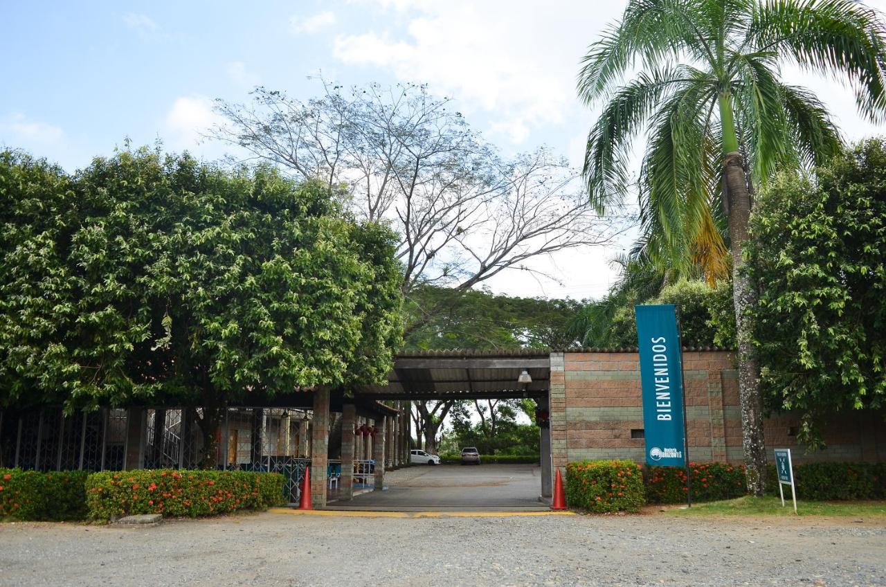 Hosteria Horizontes Caucasia Exteriér fotografie